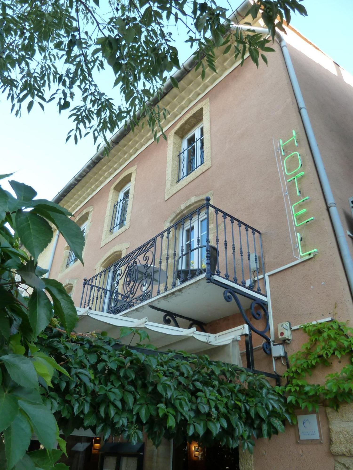 Logis Hotel Restaurant La Farigoule Sainte-Cécile-les-Vignes Exterior foto