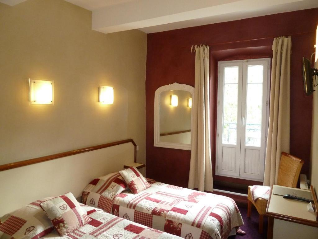 Logis Hotel Restaurant La Farigoule Sainte-Cécile-les-Vignes Cameră foto