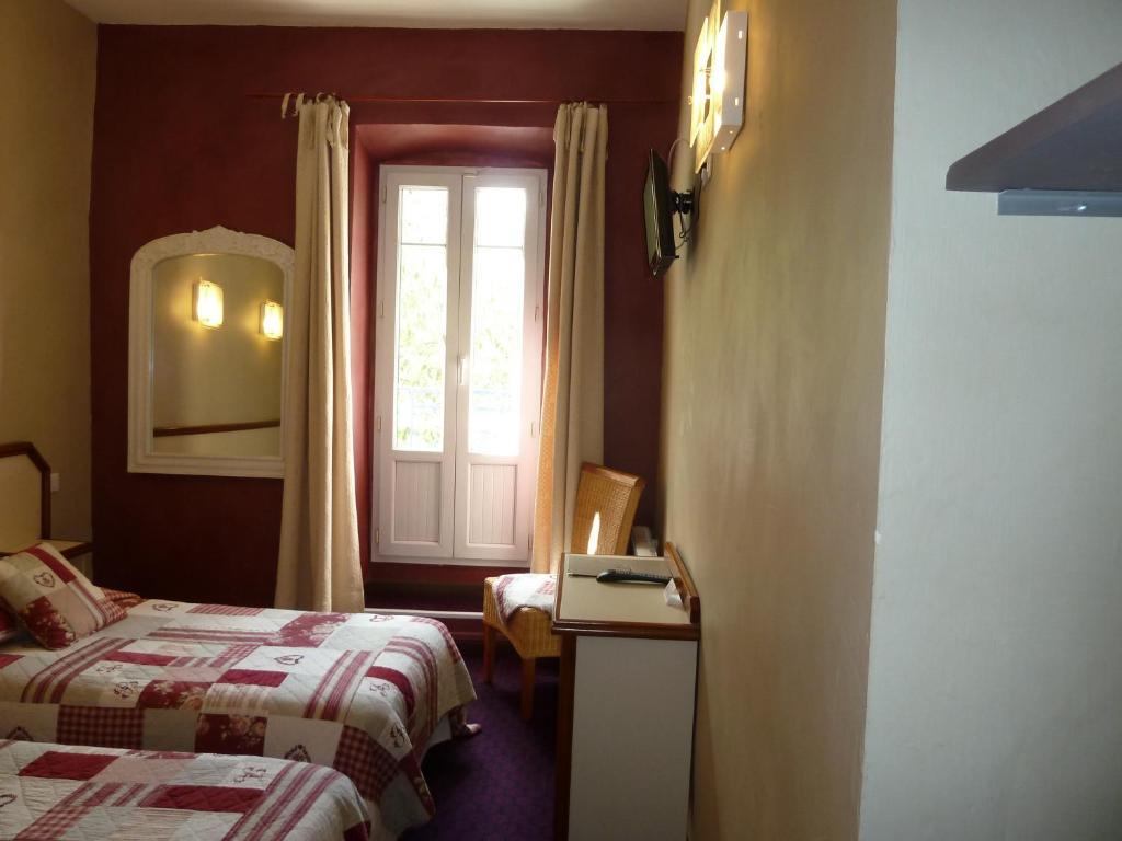 Logis Hotel Restaurant La Farigoule Sainte-Cécile-les-Vignes Cameră foto