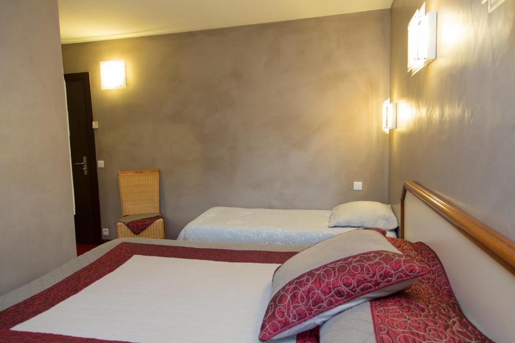 Logis Hotel Restaurant La Farigoule Sainte-Cécile-les-Vignes Cameră foto